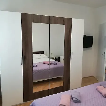 Apartment Tina In